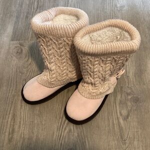 Muk Luks Women's Knit Winter Boots - Beige and Pink size 6W